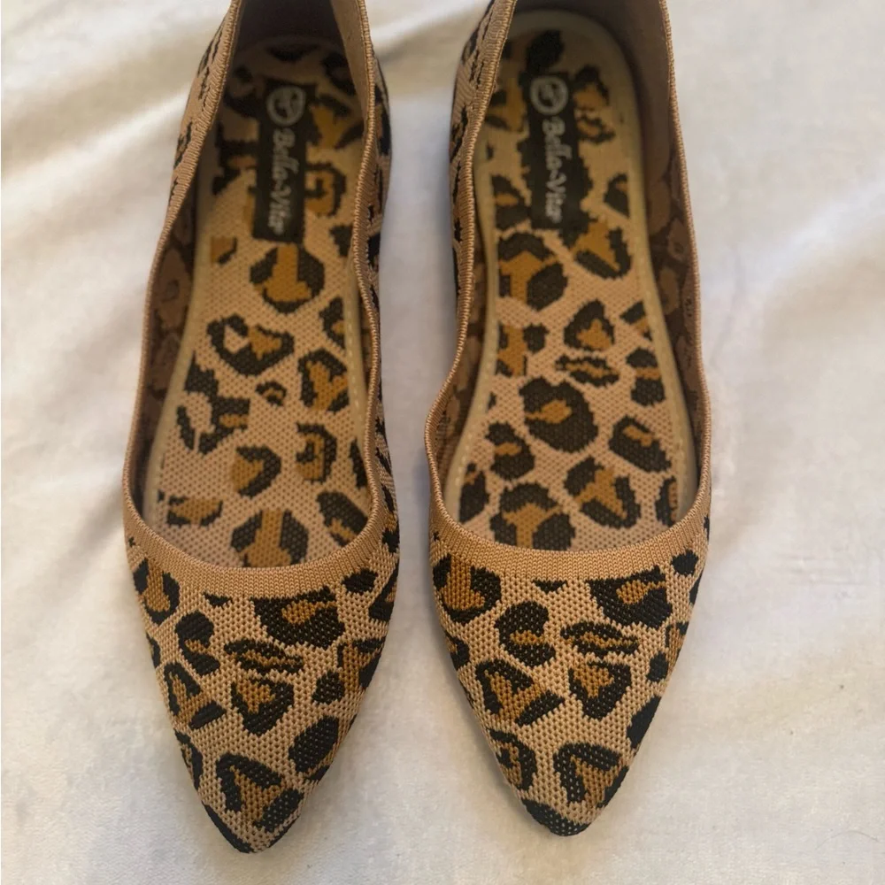Bella Vita Mireya Leopard Print Pointed Toe‎ Flats Size 9 Animal Print Knit